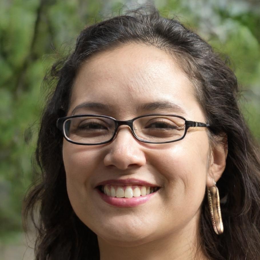 Portrait d'Aurore Favreau, experte fiscalité transmission